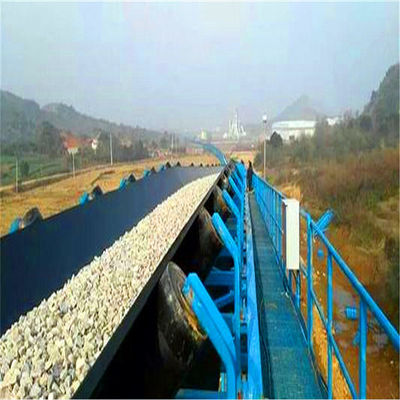 Sistem konveyor sabuk lengkung jarak jauh untuk pengangkutan material curah