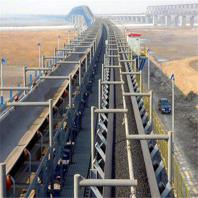 Belt Conveyor yang disesuaikan untuk Transportasi Jarak Jauh untuk menangani material curah