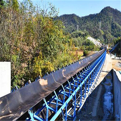 Belt Conveyor yang disesuaikan untuk Transportasi Jarak Jauh untuk menangani material curah