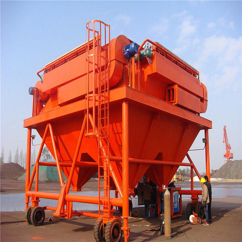 Self Propelled Tire Mounted Eco Hopper Untuk Penanganan Material Massal Terminal Pelabuhan
