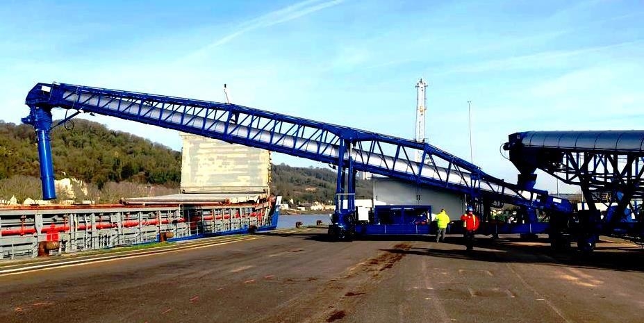 2200 T/H Heavy Duty Side Cantilever Stacker Untuk Penumpukan Material Di Stockyard